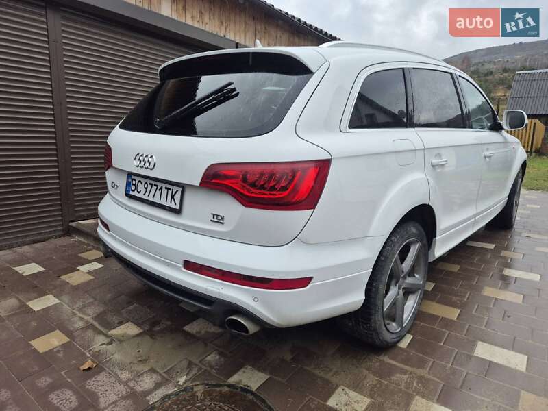 Позашляховик / Кросовер Audi Q7 2013 в Турці