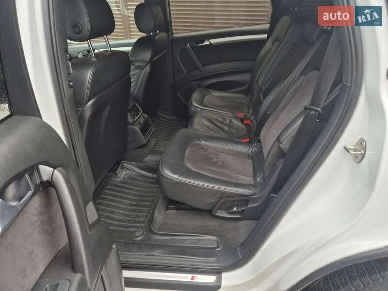 Позашляховик / Кросовер Audi Q7 2013 в Турці
