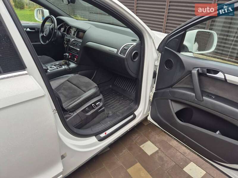 Позашляховик / Кросовер Audi Q7 2013 в Турці