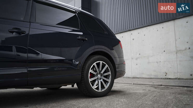 Внедорожник / Кроссовер Audi Q7 2017 в Киеве