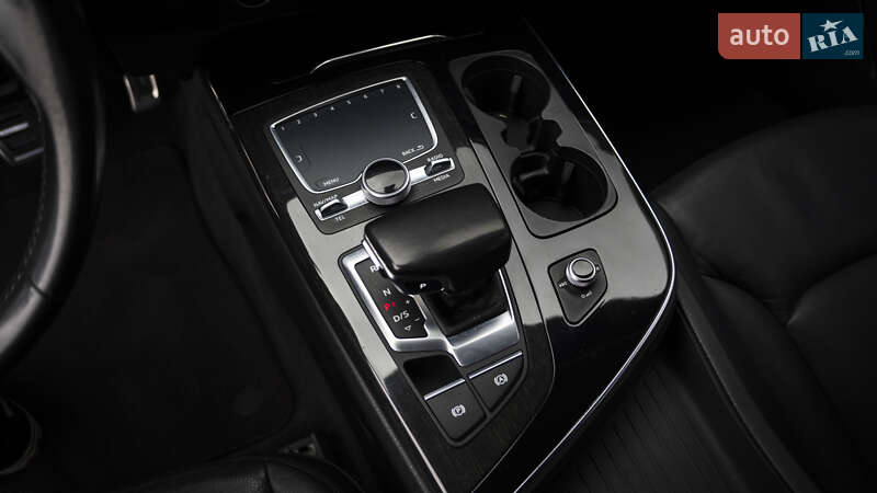 Внедорожник / Кроссовер Audi Q7 2017 в Киеве