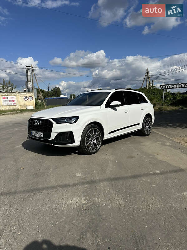 Внедорожник / Кроссовер Audi Q7 2019 в Черновцах