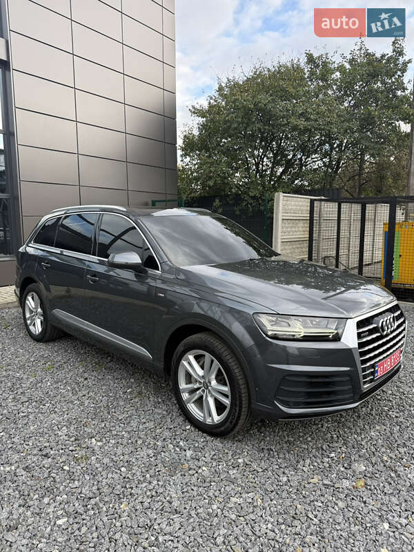 Позашляховик / Кросовер Audi Q7 2017 в Шепетівці