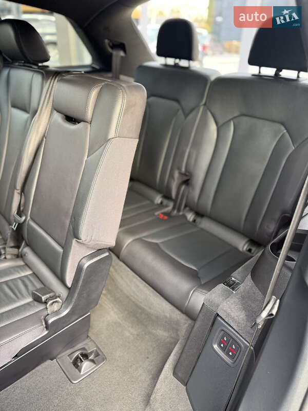 Позашляховик / Кросовер Audi Q7 2017 в Шепетівці