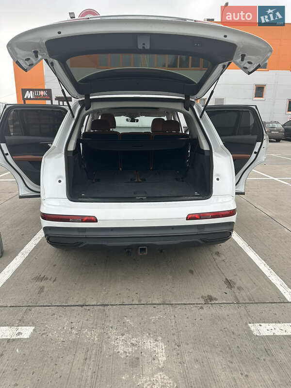 Позашляховик / Кросовер Audi Q7 2020 в Києві