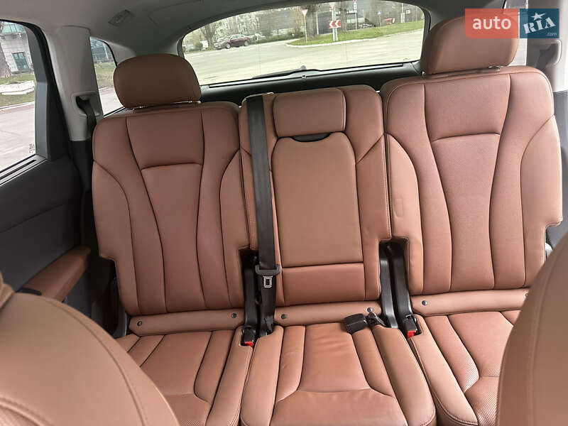 Позашляховик / Кросовер Audi Q7 2020 в Києві