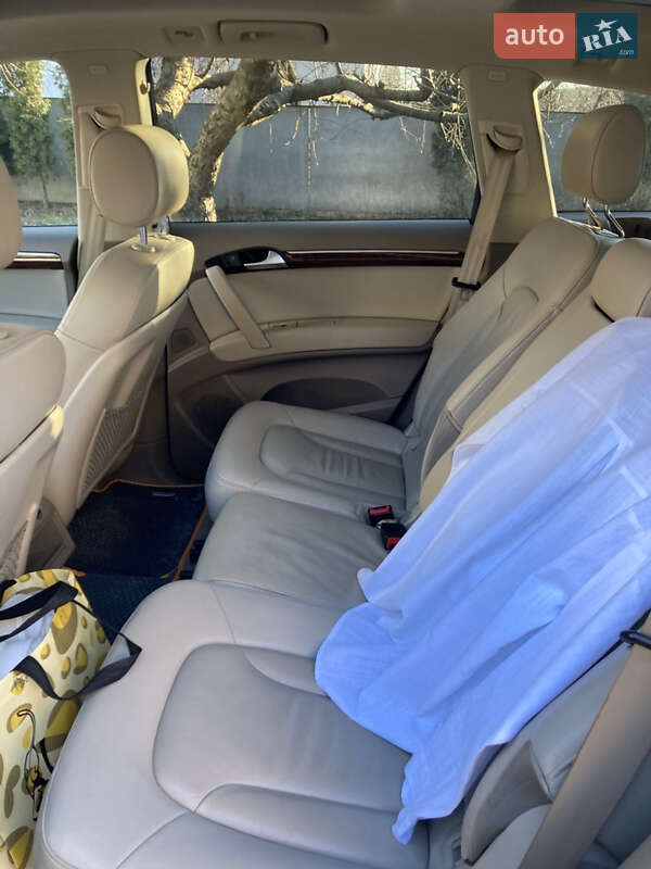 Внедорожник / Кроссовер Audi Q7 2010 в Умани