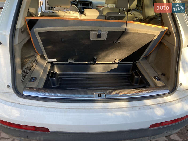 Внедорожник / Кроссовер Audi Q7 2010 в Умани