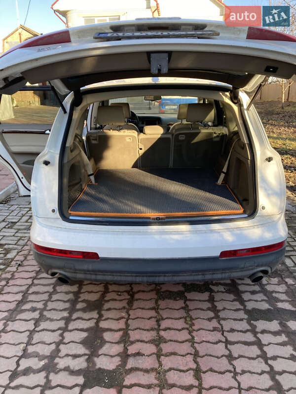 Внедорожник / Кроссовер Audi Q7 2010 в Умани