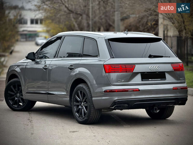 Позашляховик / Кросовер Audi Q7 2017 в Запоріжжі