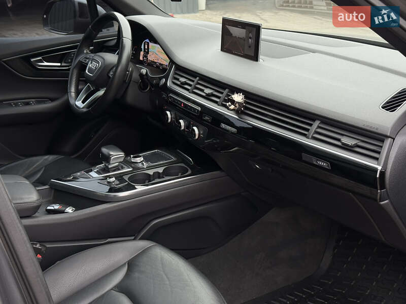 Позашляховик / Кросовер Audi Q7 2017 в Запоріжжі
