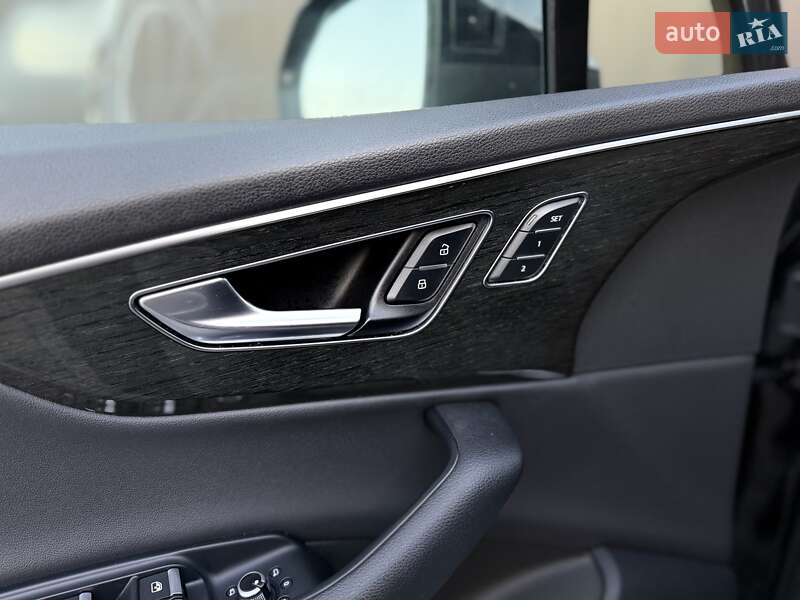 Позашляховик / Кросовер Audi Q7 2020 в Львові