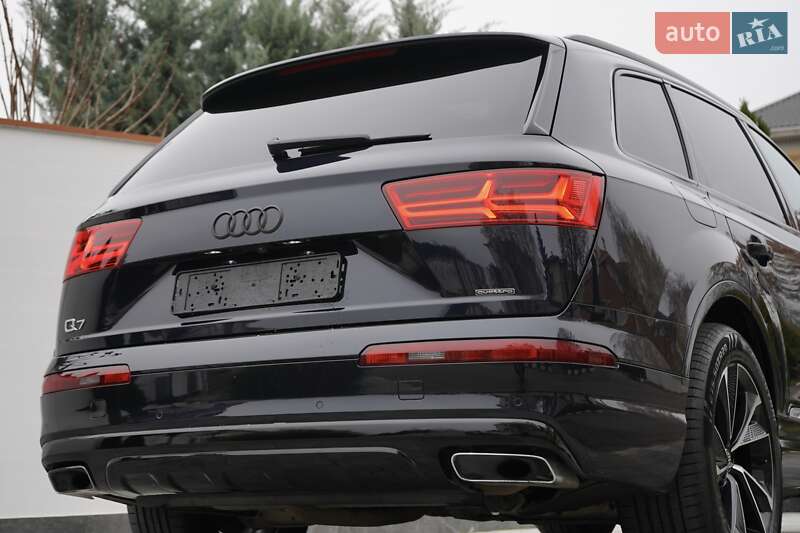 Внедорожник / Кроссовер Audi Q7 2017 в Одессе