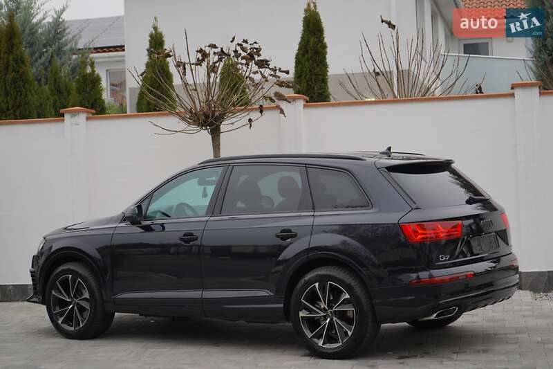 Внедорожник / Кроссовер Audi Q7 2017 в Одессе