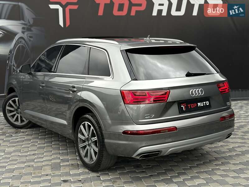Позашляховик / Кросовер Audi Q7 2017 в Львові