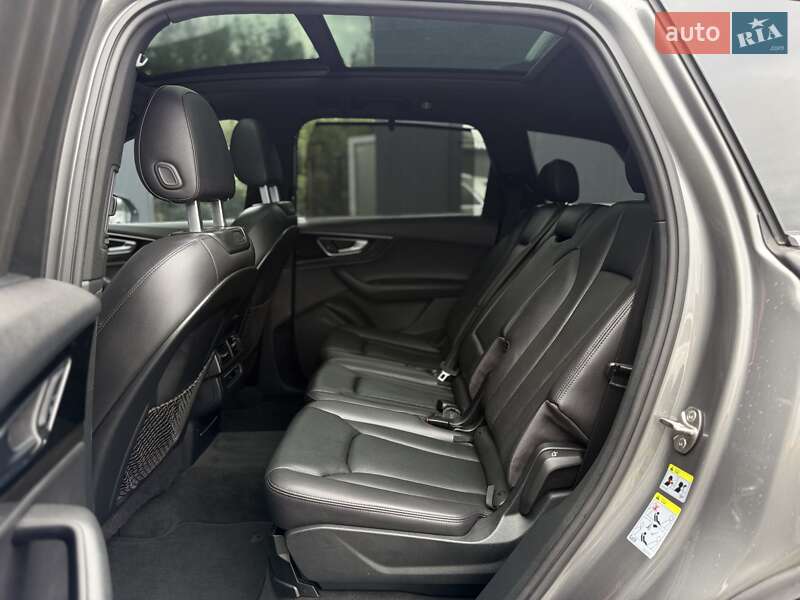 Позашляховик / Кросовер Audi Q7 2017 в Львові