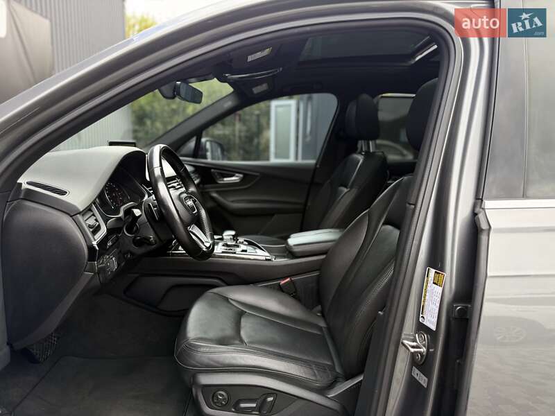 Позашляховик / Кросовер Audi Q7 2017 в Львові