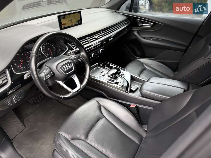 Позашляховик / Кросовер Audi Q7 2017 в Львові
