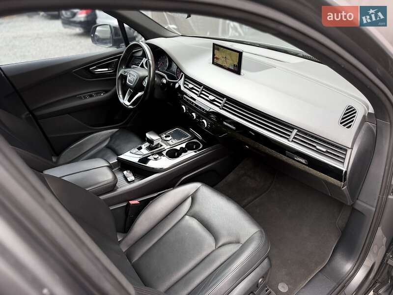 Позашляховик / Кросовер Audi Q7 2017 в Львові