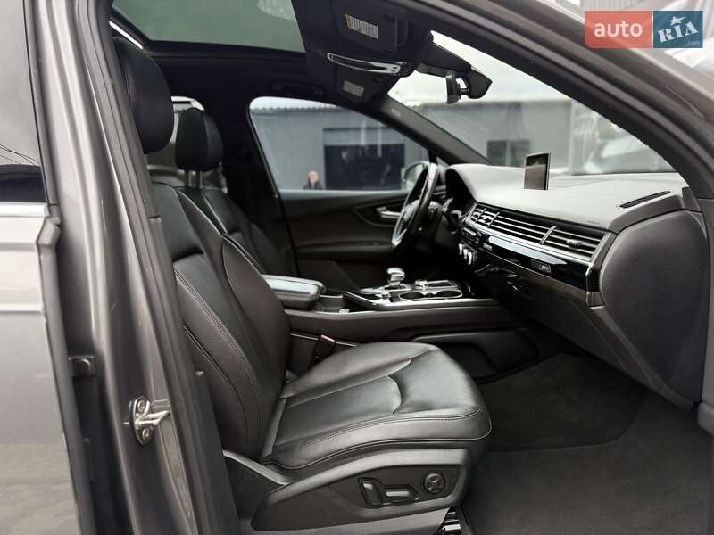 Позашляховик / Кросовер Audi Q7 2017 в Львові