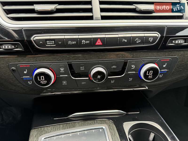 Позашляховик / Кросовер Audi Q7 2017 в Львові