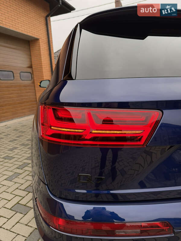 Внедорожник / Кроссовер Audi Q7 2019 в Ровно