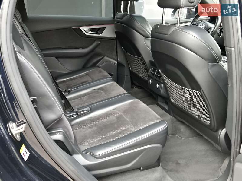 Внедорожник / Кроссовер Audi Q7 2016 в Киеве