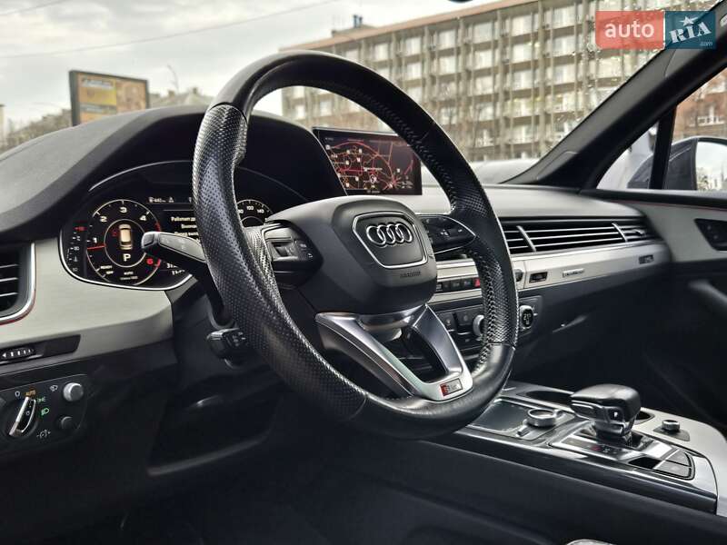 Внедорожник / Кроссовер Audi Q7 2016 в Киеве