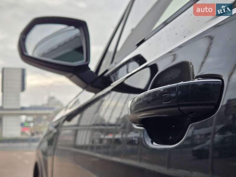 Внедорожник / Кроссовер Audi Q7 2016 в Киеве