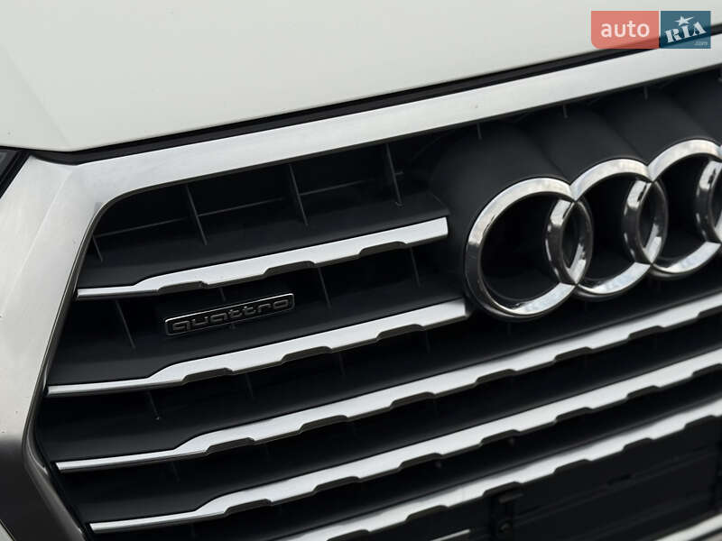 Позашляховик / Кросовер Audi Q7 2016 в Житомирі