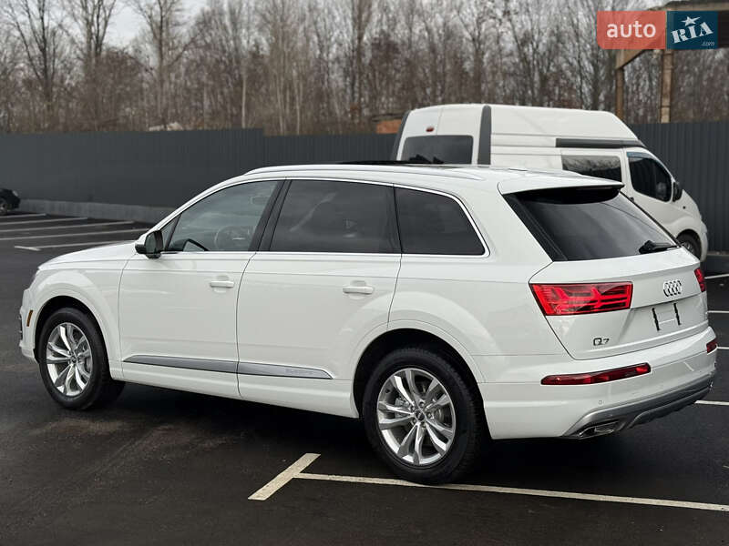 Позашляховик / Кросовер Audi Q7 2016 в Житомирі