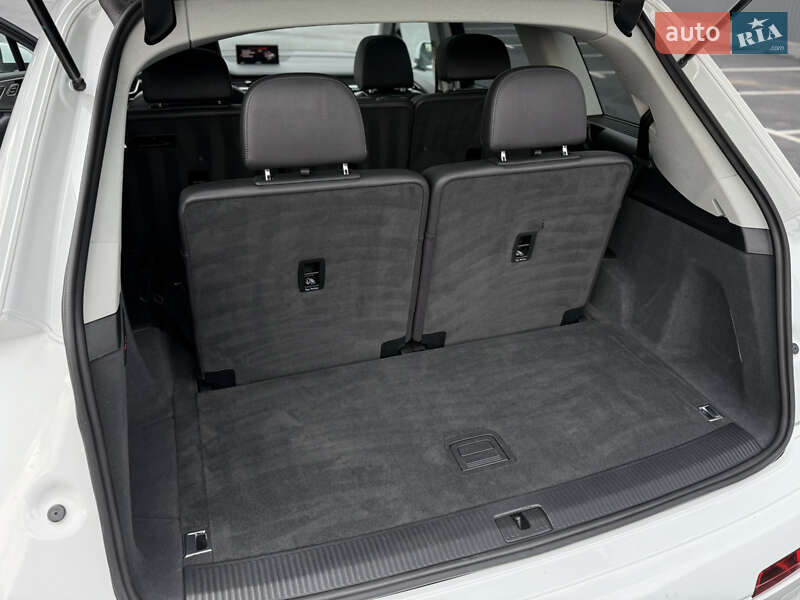 Позашляховик / Кросовер Audi Q7 2016 в Житомирі