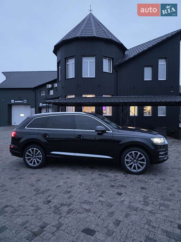 Внедорожник / Кроссовер Audi Q7 2017 в Белой Церкви