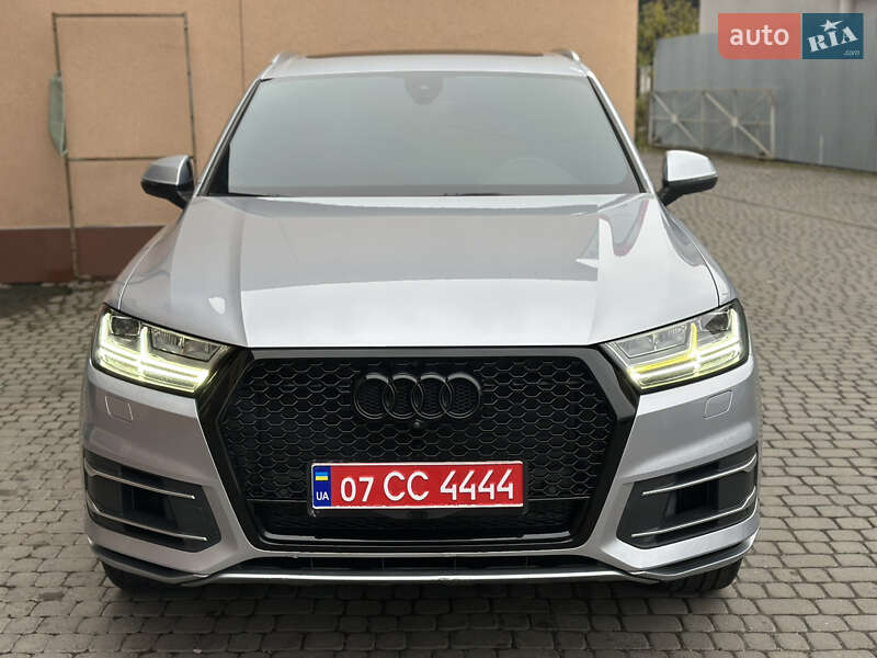 Внедорожник / Кроссовер Audi Q7 2017 в Ужгороде