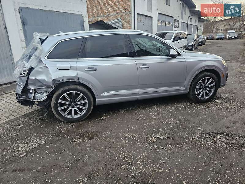 Внедорожник / Кроссовер Audi Q7 2019 в Стрые