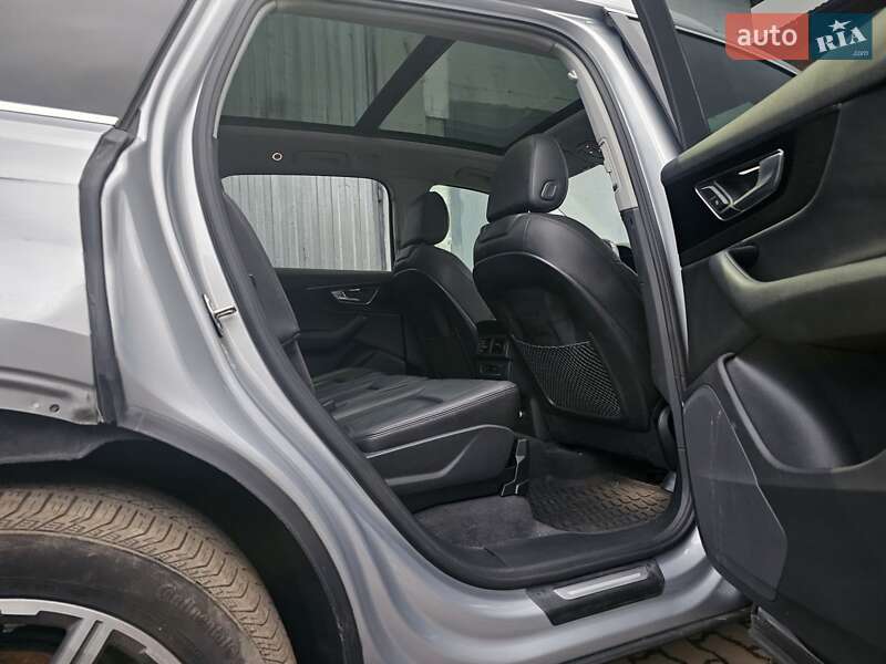 Внедорожник / Кроссовер Audi Q7 2019 в Стрые