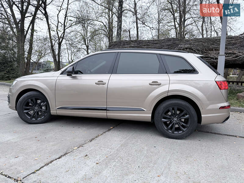 Внедорожник / Кроссовер Audi Q7 2018 в Киеве фото 15 Внедорожник / Кроссовер Audi Q7 2018 в Киеве