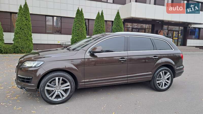 Позашляховик / Кросовер Audi Q7 2014 в Дніпрі