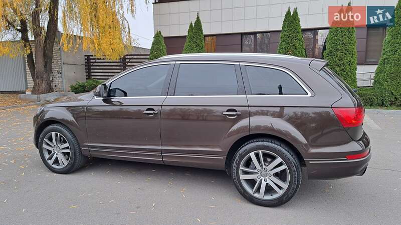 Позашляховик / Кросовер Audi Q7 2014 в Дніпрі