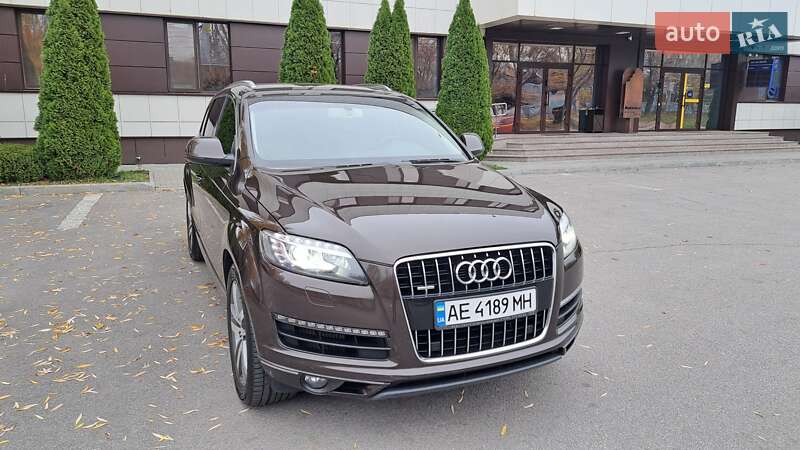 Позашляховик / Кросовер Audi Q7 2014 в Дніпрі
