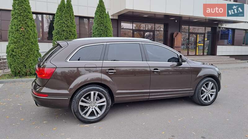 Позашляховик / Кросовер Audi Q7 2014 в Дніпрі