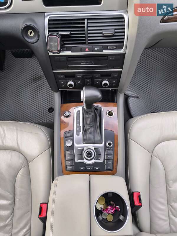 Позашляховик / Кросовер Audi Q7 2015 в Києві