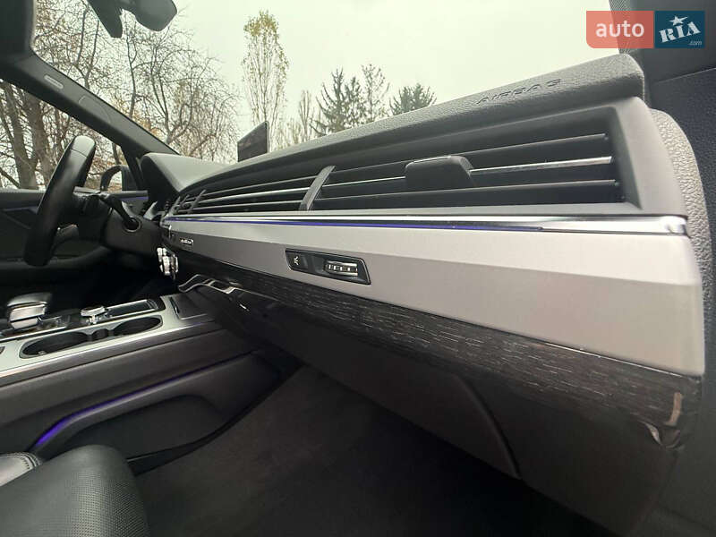 Внедорожник / Кроссовер Audi Q7 2016 в Виннице