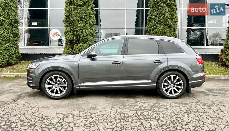 Позашляховик / Кросовер Audi Q7 2016 в Києві
