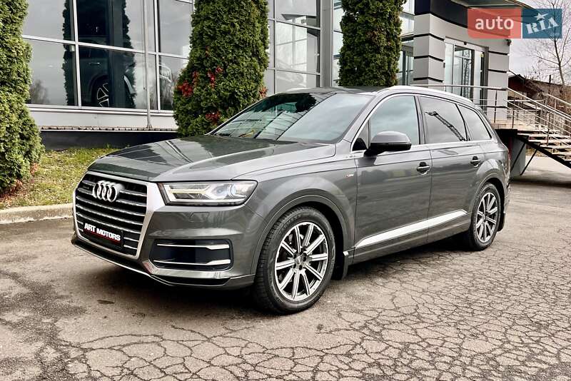 Позашляховик / Кросовер Audi Q7 2016 в Києві