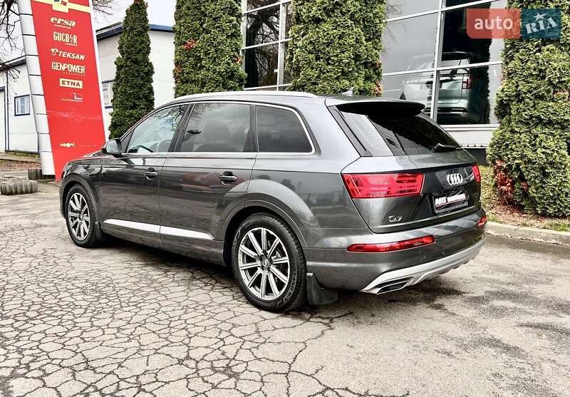 Позашляховик / Кросовер Audi Q7 2016 в Києві