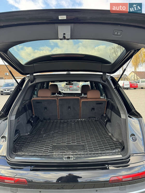 Позашляховик / Кросовер Audi Q7 2020 в Луцьку