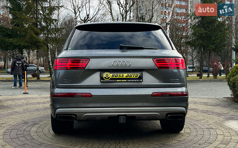 Позашляховик / Кросовер Audi Q7 2017 в Львові