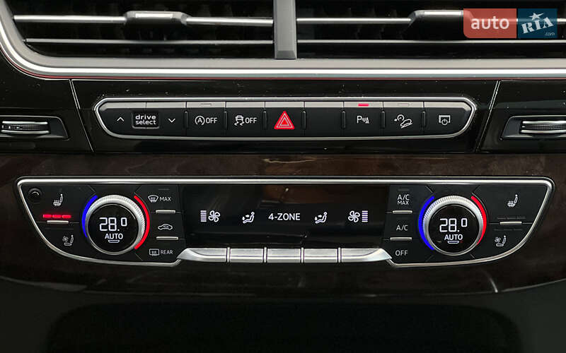 Позашляховик / Кросовер Audi Q7 2017 в Львові