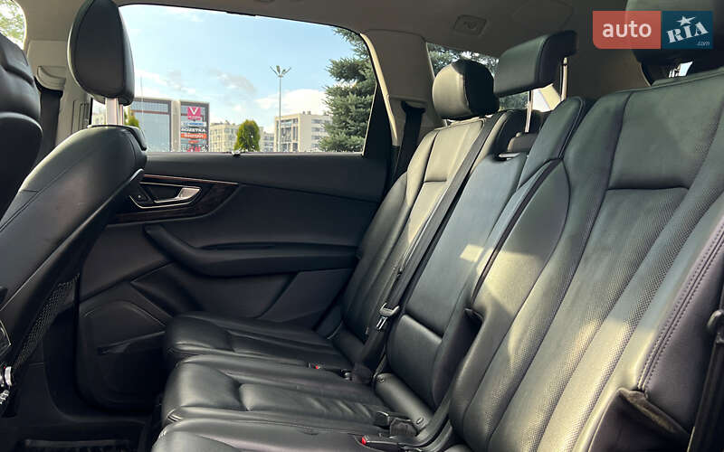 Позашляховик / Кросовер Audi Q7 2017 в Львові